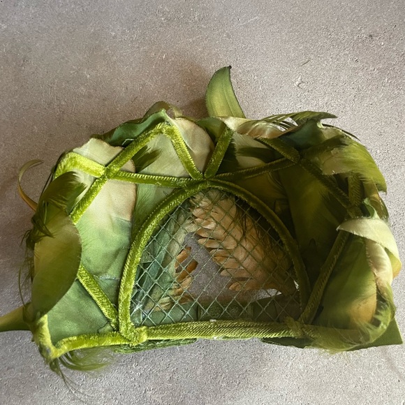 1940s Feather‎ Velvet Baby Helmet Hat - Picture 6 of 7